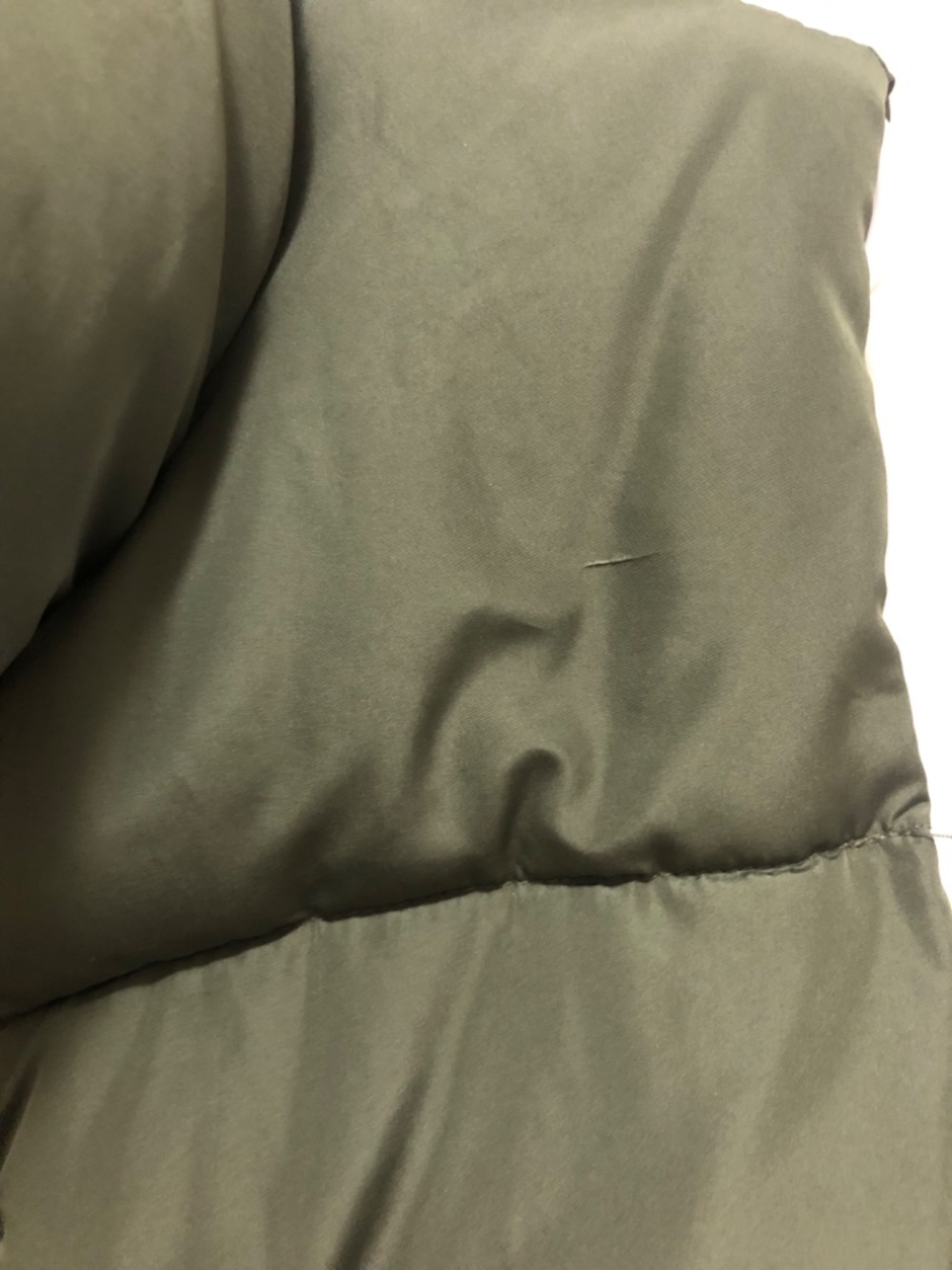 XS puffer vest olive green with zip and adjustable toggles - Picture 5 of 5